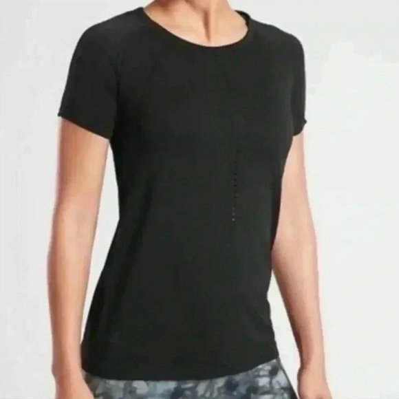 Athleta Foothill Black Size Medium Perforated Short Sleeve T-Shirt Workout Top M - Picture 9 of 9